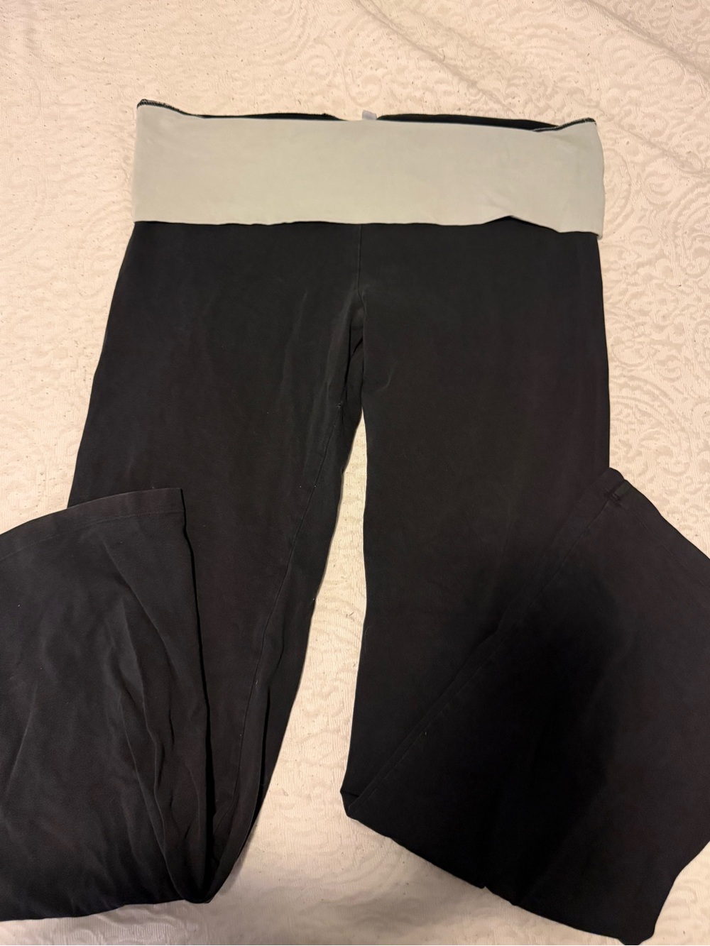 Victoria secret (ANGEL) Fold-Over Waist Black Yoga Pants with Light Gray Band